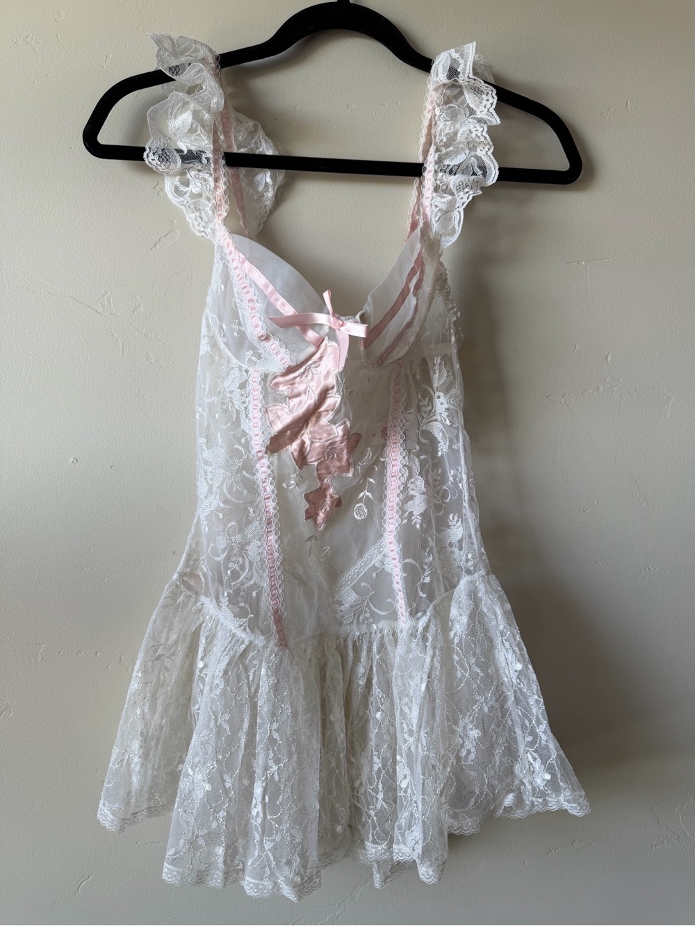 Women’s Archival Frederick's of Hollywood White Lace Chemise w/ Pink Ribbon Trim